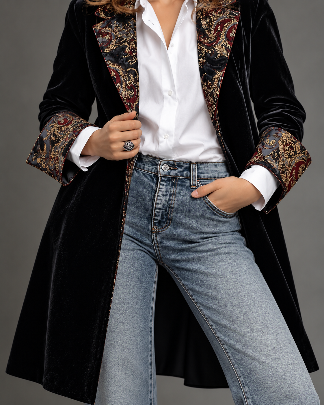 Lynne™ | Elegant Blazer with Baroque Print
